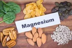 Foods rich in magnesium: spinach, nuts, seeds, corn chips.
